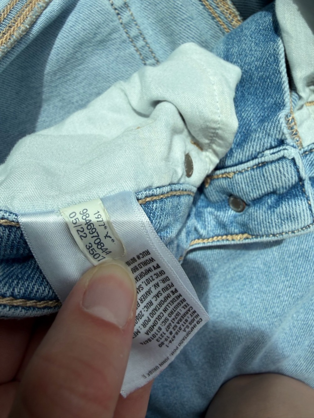 American Eagle Mom Straight Jean | 6 Short | Distressed - Picture 6 of 11